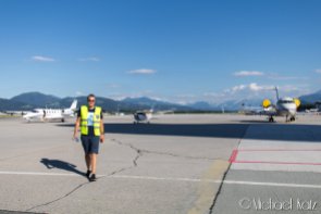 Anders på flyplassen i Salzburg. Presidentflyet til Kroatia står parkert til høyre for LN-NRO. © 2017 Michael Katz